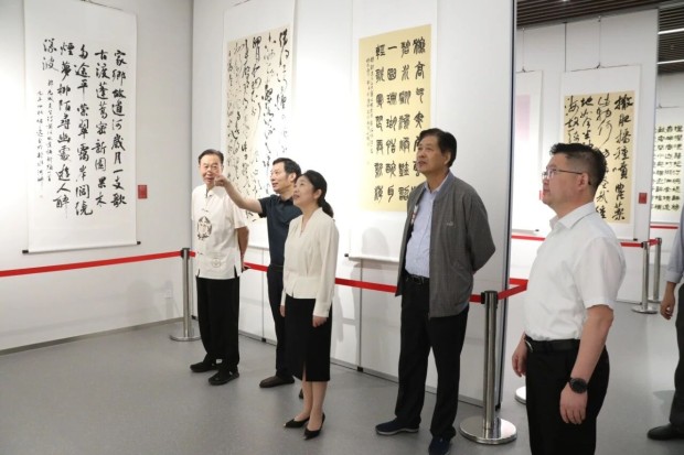 阜宁县举办庆祝新中国成立77周年暨红军长征胜利90周年书画诗词作品展